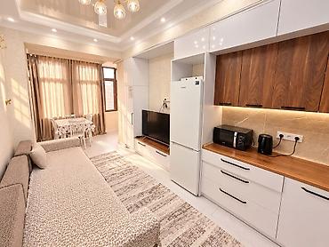🏡 Сдается уютная квартира посуточно в центре Бишкека! 📍 Район Дворца at lalafo.kg 🏡 Сдается уютная квартира посуточно в центре Бишкека! 📍 Район Дворца