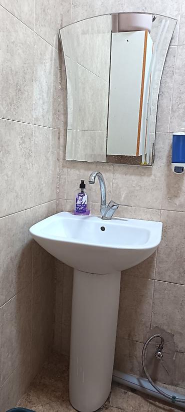 Унитазы: Unitaz və əl-üz yuyan lavabo dəsti - Ağ rəngli, keramik unitaz: üst — 2