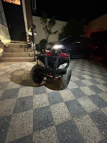 atv moped: ATV kros qvadrasi – qırmızı/qara rəngdə, ön və arxa baqaj çərçivələri — 3
