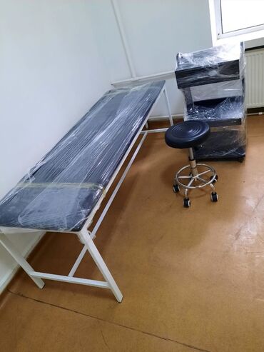salon mebelləri: Kosmetoloji kuşetka estetik etejerka oturacaq. Strecdə olduğu üçün