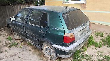 passat passat: Volkswagen Golf: 1995 г., 1.6 л, Механика, Бензин, Хэтчбэк — 1