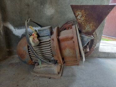 bağ yelləncəyi: Mini deyirman.ela veziyyetdedi.boyuk abarodda iwleyir