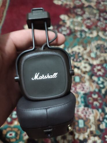 спортивный наушники: Marshall, Б/у, Беспроводные (Bluetooth), Классические