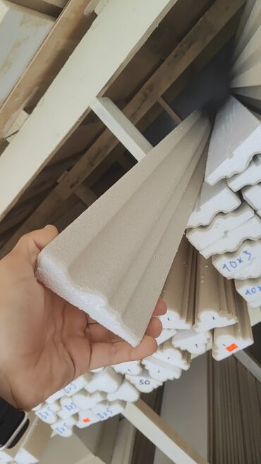 Ağlay: Dekorativ tavan və divar bordürü. Interyer dizaynında istifadə üçün