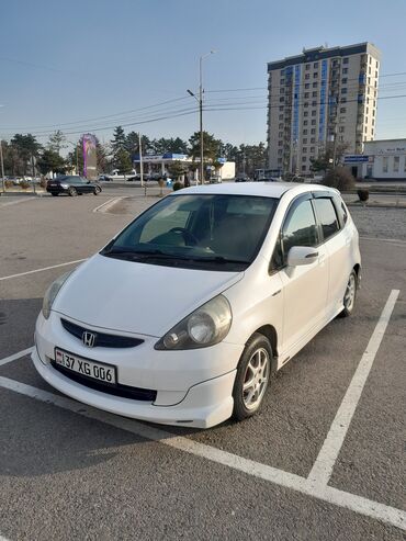 Honda: Honda Fit: 2005 г., 1.3 л, Вариатор, Бензин, Универсал