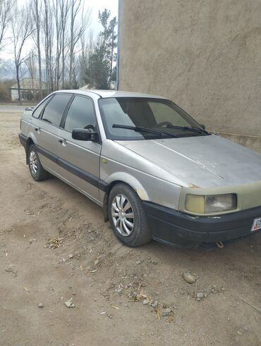 машина nexia: Volkswagen Passat: 1989 г., 1.8 л, Механика, Бензин, Седан