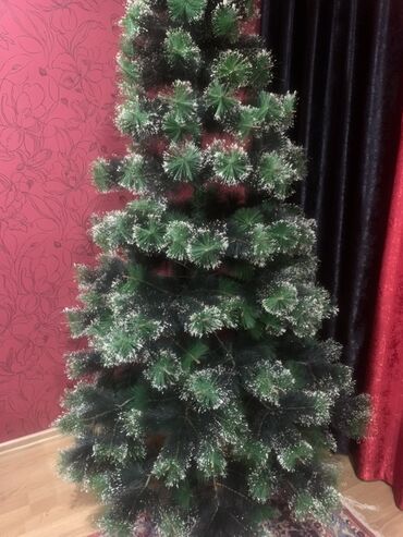 Yeni il ağacları: Hündürlüyü 2 m10 sm Eni 1 m 10 sm Süslənməyə hazır, qarlı effektli — 6