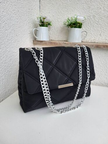 Torbe: Cena torbi 2900
cena novcanika 2200
Porez — 7