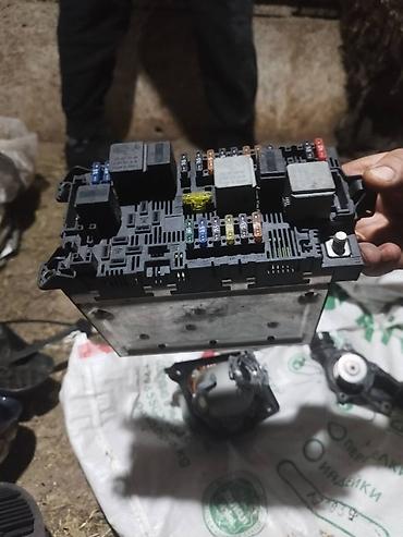 Панели, обшивки: Запчасть на Мерседес 211 Фара простой правая сторона Болоки,рамки — 15