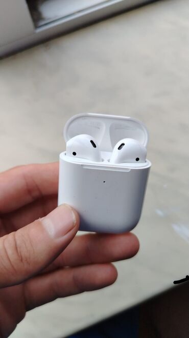 airpods qulaqciq: Orjinal HOCO PRO 60 azn a almışam 35 e satıram sadəcə 8 gün işlədilib