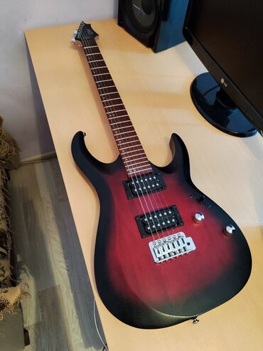 kazan qarmon satilir: Elektron gitara, 6 sim, İşlənmiş, Ünvandan götürmə, Pulsuz çatdırılma