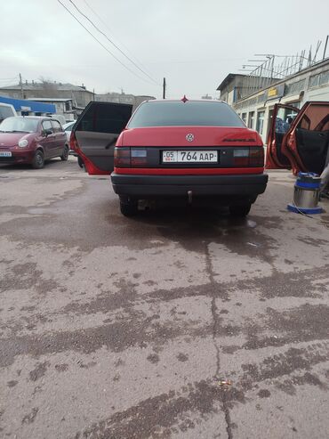шоп тур в ташкент из бишкека: Volkswagen Passat: 1988 г., 1.8 л, Механика, Бензин, Седан