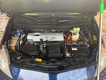 kia 2015: Toyota Prius: 2015 г., Гибрид, Хэтчбэк — 8