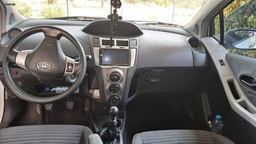Toyota: Toyota Yaris: 1.4 l. | 2011 έ. Χάτσμπακ — 7