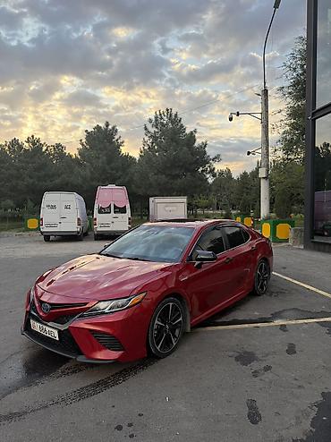 corolla 2018: Toyota Camry: 2019 г., 2.5 л, Автомат, Гибрид, Седан — 2