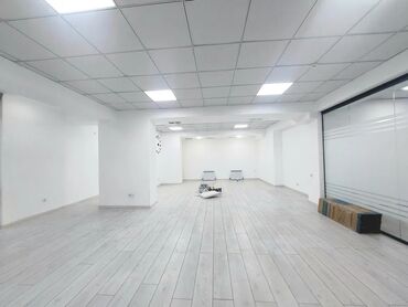 почасовая аренда зала: Сдаю Офис, 88 м², В бизнес центре, 1 линия, С отдельным входом, С отдельным сан узлом