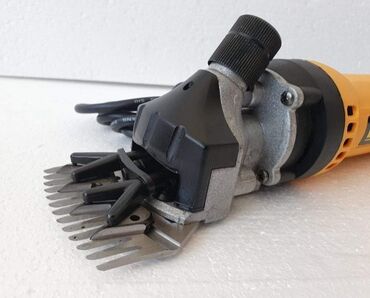 Oprema za kućne ljubimce: Prodajem novu i kvalitetnu mašinu za šišanje ovaca DEWALT u koferu sa — 7