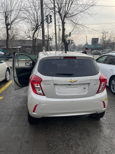 Chevrolet: Chevrolet Spark: 2017 г., 1 л, Автомат, Бензин, Хэтчбэк — 10