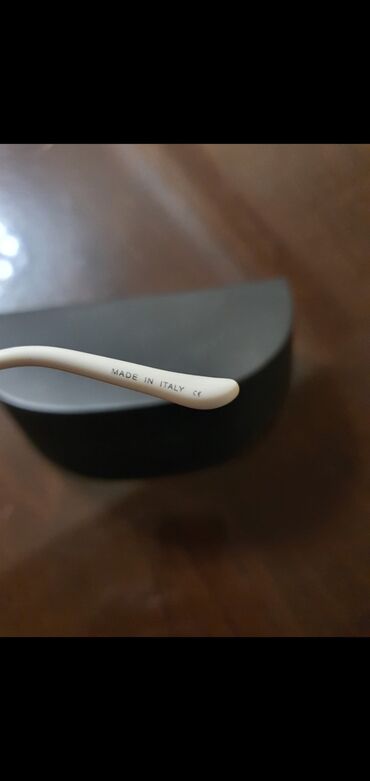 Eynəklər: Eynək BLİNDE. İtalyadan alınıb 390 avroya. Təmiz italyan — 5