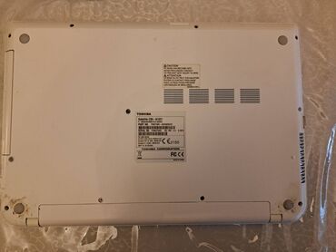 Toshiba: Toshiba notebooku satılır.Ekran zədəlidr.Korpusda qırıq var.Zapçast — 4