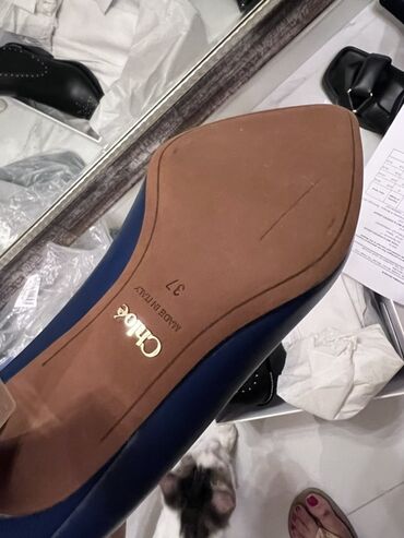 Sirena Motors: Chloé qadın ayaqqabısı - Model: Klassik dar burunlu balerin/pumps