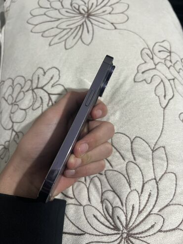 Apple iPhone: IPhone 14 Pro, Б/у, 256 ГБ, Deep Purple, Защитное стекло, Чехол, Кабель, 79 % — 3