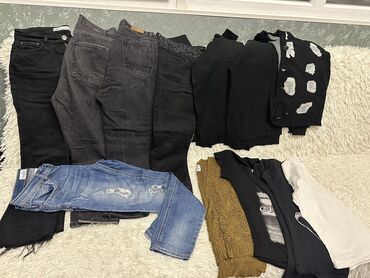 женские джинсы на резинке: За все 2500с *5 джинс *4 кофточек *3 футболок *3 платья + 1