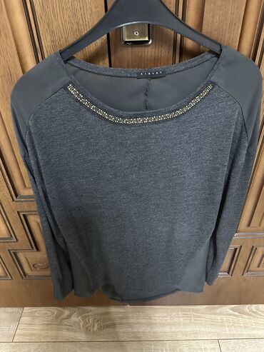 Köynək və bluzalar: 10 azn . Razmer S/M — 30