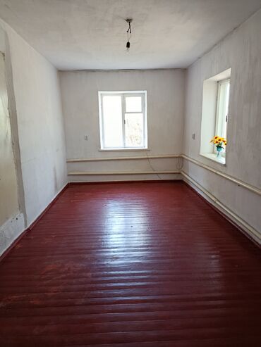 частный дом в районе кызыл аскер: Дом, 52 м², 3 комнаты, Собственник, Старый ремонт