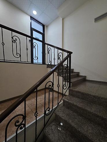 Аренда помещений свободного назначения: Сдается 2 этажное коммерческое помещение 540 кв м Адрес - — 12