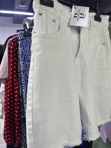 женская джинсовая одежда больших размеров: Шорты