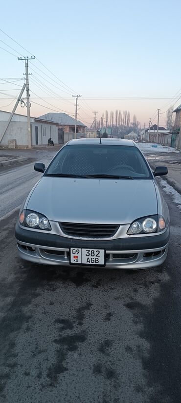 Toyota: Toyota Avensis: 1999 г., 1.8 л, Механика, Бензин, Седан