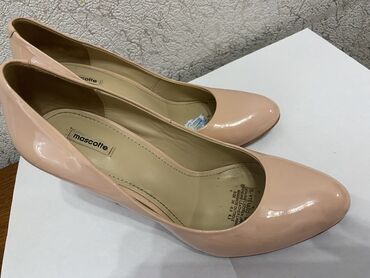 Женская обувь: Туфли 39, цвет - Бежевый