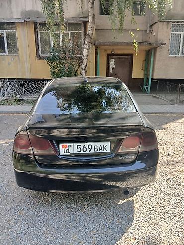 колонку: Honda Civic: 2010 г., 1.3 л, Вариатор, Гибрид, Седан — 3