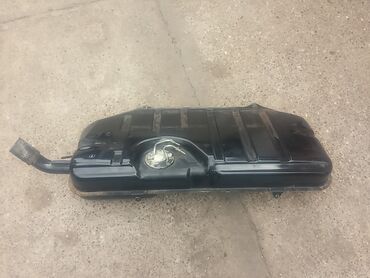 Auto delovi: Rezervoar Lada 21214i Niva 1.7i br.2. Polovno, ocuvano. Skinuto sa — 2