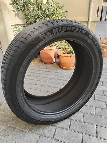 s 300: Michelin Pilot Sport 4 SUV təkər - Ölçü: 265/45 R21 - Tip — 3
