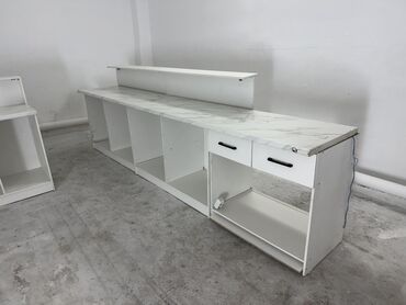 полка для роутера: В НАЛИЧИИ 5 столешниц Прямая прилавок-стойка для магазина или офиса