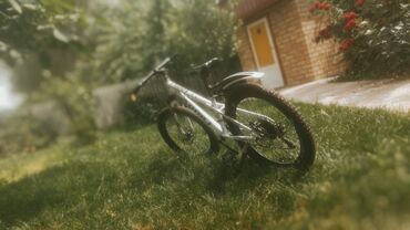 прошитая ps4: Продаю велосипед японский есть немножко проблемы сломанные тормоза и