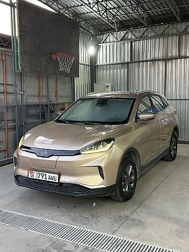 чанган юни с: Weltmeister EX5, 2021 г., 112000 км, Передний, В наличии — 3