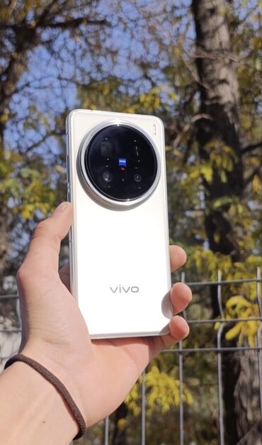телефон поко м3: Vivo X200 Pro, Колдонулган, 1 ТБ, түсү - Күмүш, 2 SIM