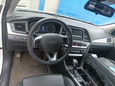 hyundai 140: Hyundai Sonata: 2018 г., 2 л, Автомат, Газ, Седан