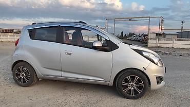 sprinter 4 4: Chevrolet Spark: 2014 г., 1 л, Автомат, Бензин, Лифтбек — 4