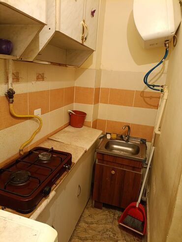 Uzunmüddətli kirayə mənzillər: Bineqedide azadliq metrosuna yaxin 5/1 mertebesi de 1 otaqli ev 300 — 7