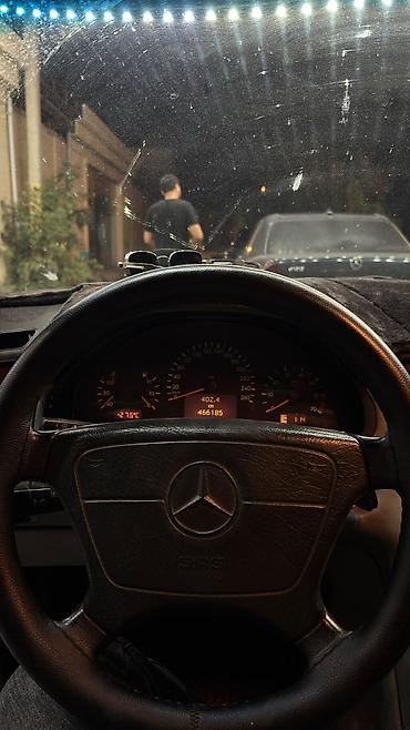 Mercedes-Benz: Mercedes-Benz E-Class: 2.8 l | 1998 il Sedan — 9