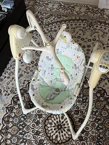 качеля ош: Продаю детскую качелю бренда Graco. Состояние практически новое — — 1