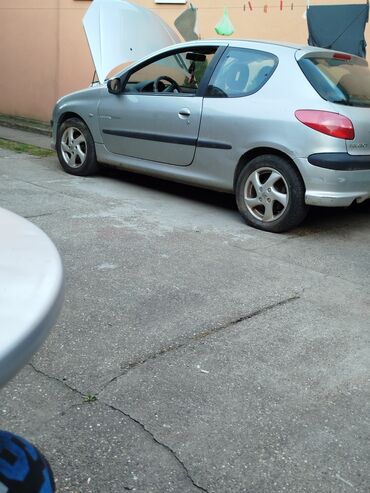 polovni automobili srbija sa slikom prodaja do 1500 evra: Peugeot 206: 1.6 l | 2001 year 348658 km. Hatchback