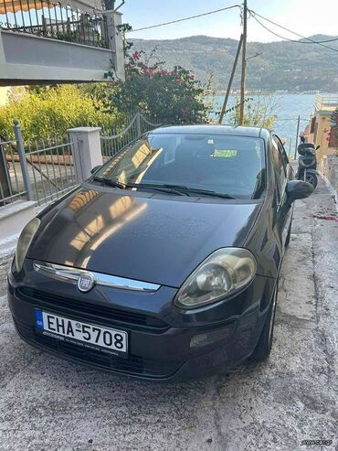 Fiat Punto: 1.2 l | 2011 year 186177 km. Hatchback