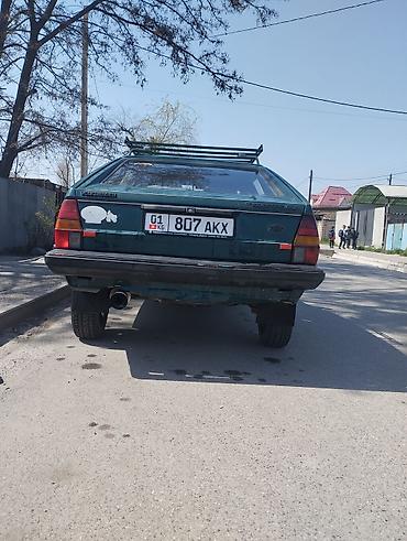 pass: Volkswagen Passat: 1983 г., Бензин — 4