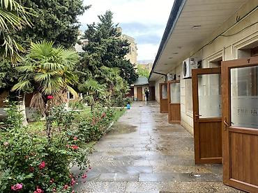 bakixanovda: FURQAN AİLƏVİ İSTİRAHƏT MƏRKƏZİ.Restaran 21 sotun içindədir.70-80 — 2