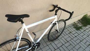 Bicikli za odrasle: Drumski bicikl u beloj boji, opremljen Shimano Tiagra menjačem i — 8